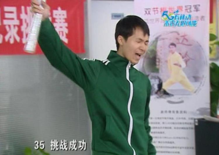 双截棍打乒乓「小伙来济南挑战吉尼斯用双节棍打乒乓球」