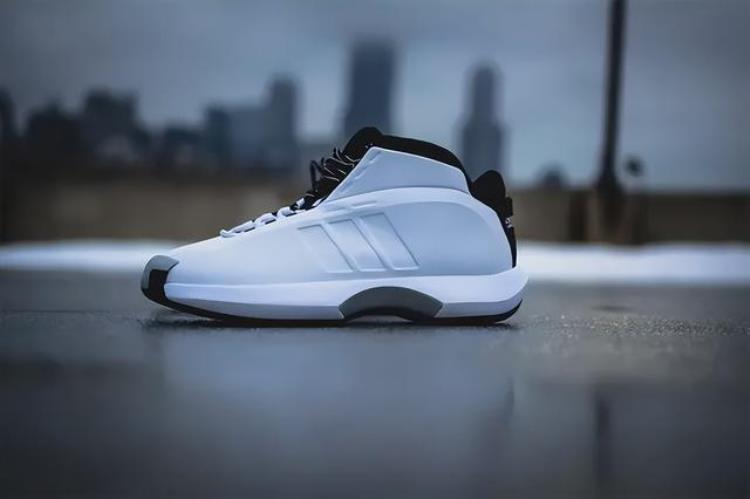 adidas 科比1「回顾经典那些不能遗忘的篮球鞋科比AdidasCrazy1」