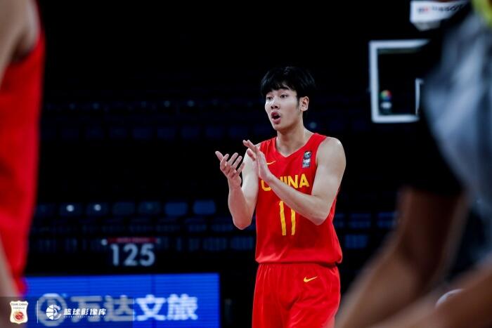 媒体人阐述青年队比赛成绩固然可贵 更应重视球员与教练吸取教训的重要性