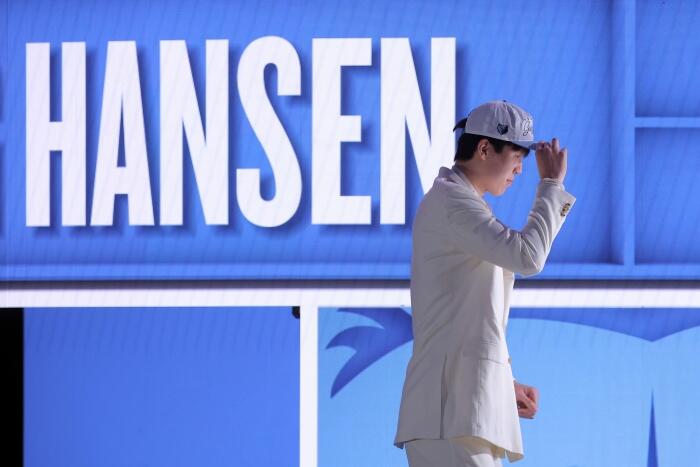 杨瀚森自信满满 宣布新生涯就要开始了 嗨NBA 大家好我是杨瀚森