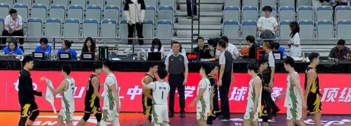 东南大学篮球热力四射 陈子昂勇夺17分 马俊彦16分加7助攻助队大胜西南大学