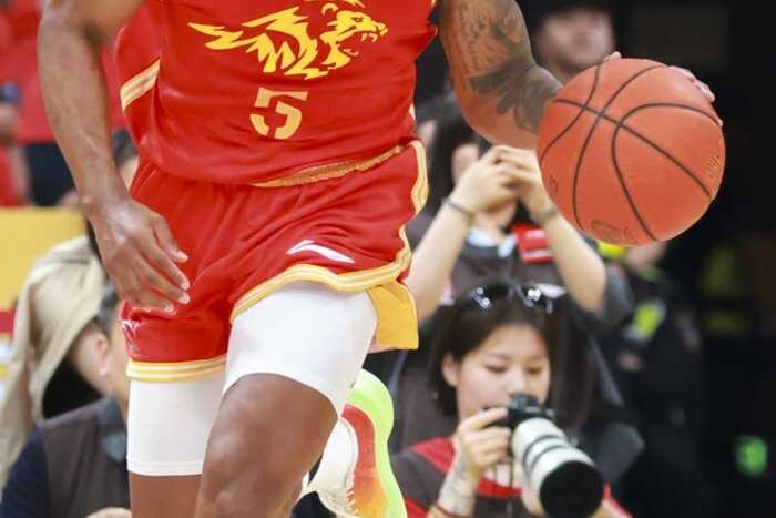 广厦激活孙铭徽和布朗 北京成功争夺主场优势完成了任务