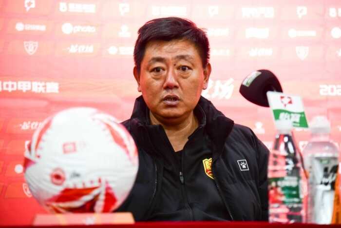 青岛红狮主帅表示足协杯对战泰山是学习良机联赛仍为首要目标