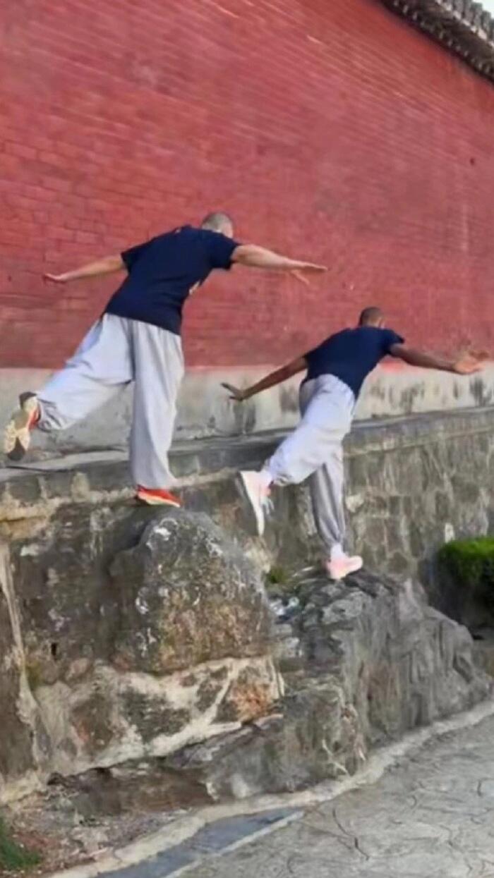 文班获得"少林一段"成为首位拥有少林武术段位的NBA球员