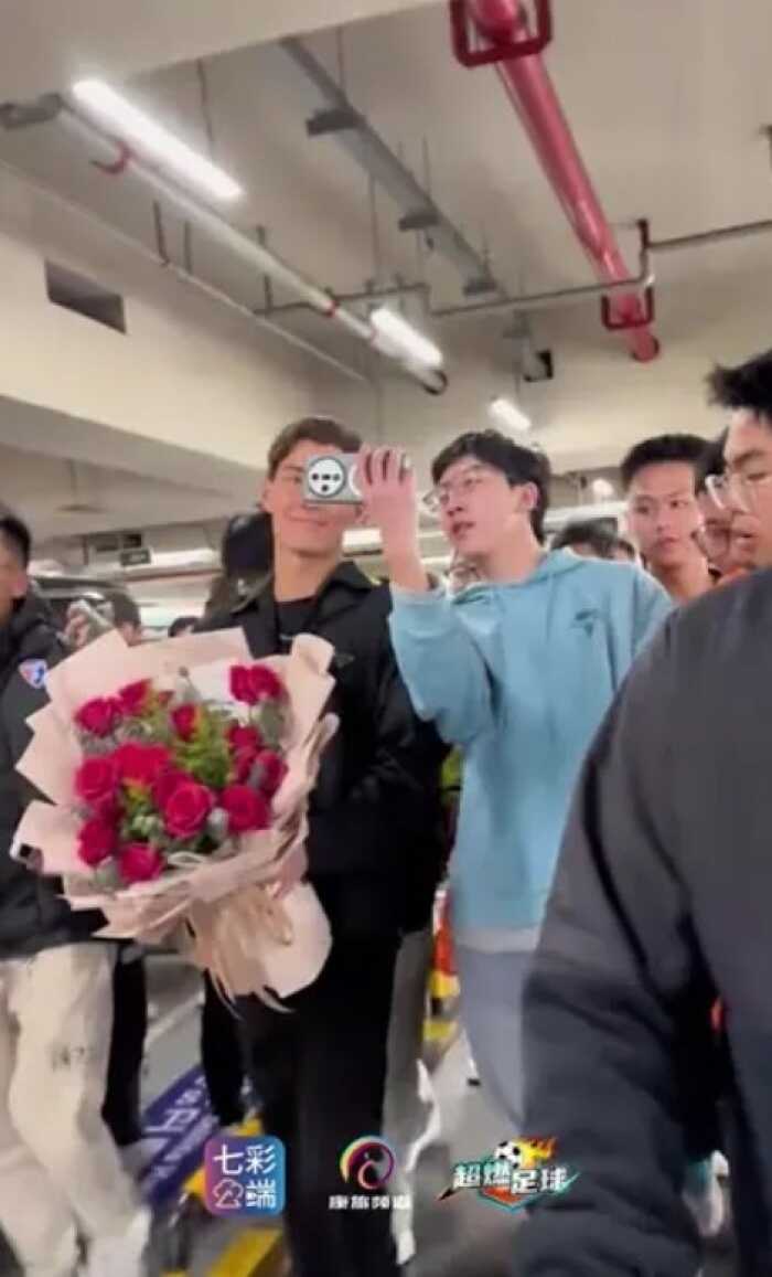 侯永永用中文分享了他对云南的热爱，表达了他对玉溪和云南人民的深情厚谊