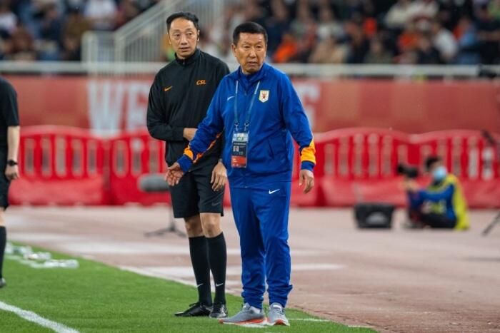 鲁媒：泰山对年轻球员培养缺乏明确规划与崔康熙处理态度消极