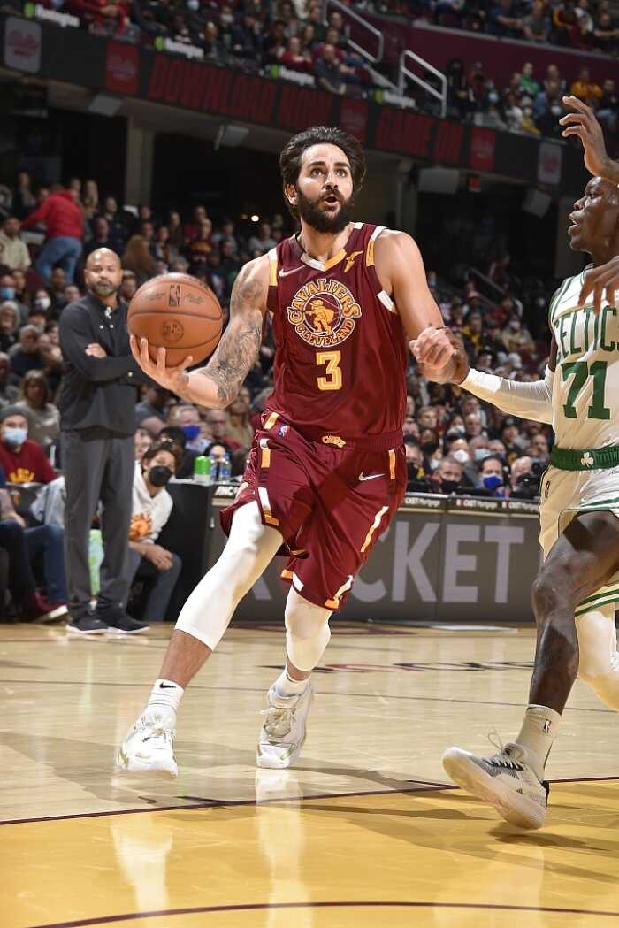 34岁卢比奥宣布去年从NBA退役感谢支持他的队友们