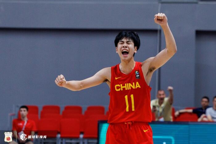 殳海：今天的国青让我们对未来充满期待，他们的表现值得肯定
