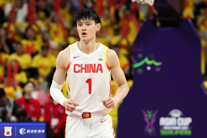 曾凡博最近前往德国治疗腰伤 目前的主要目标是準备参加8月的亚洲杯