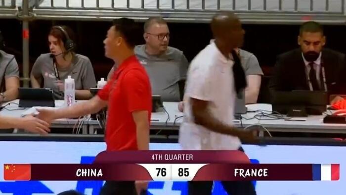 U19世界杯排位赛中国队对阵法国队张博源获得17分6篮板郇斯楠贡献16分9篮板4盖帽