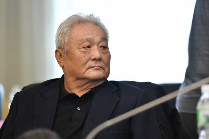 相聚时刻值得铭记 年维泗庆祝92岁华诞 徐根宝与弟子共送祝福