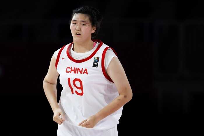 媒体人无奈表示女篮亚洲杯和U19女篮世界杯撞车 张子宇大概率选择U19