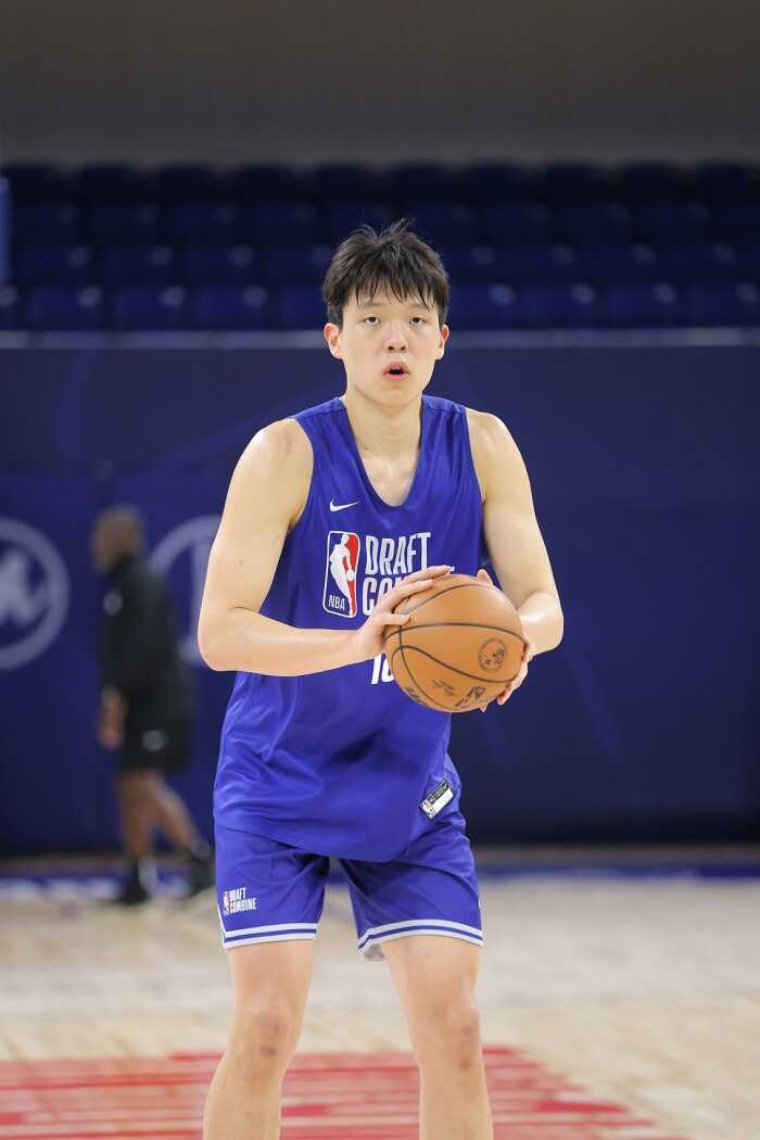 杨瀚森在球队试训上演单人秀 转战开拓者爵士步行者老鹰等队可真是忙得不亦乐乎