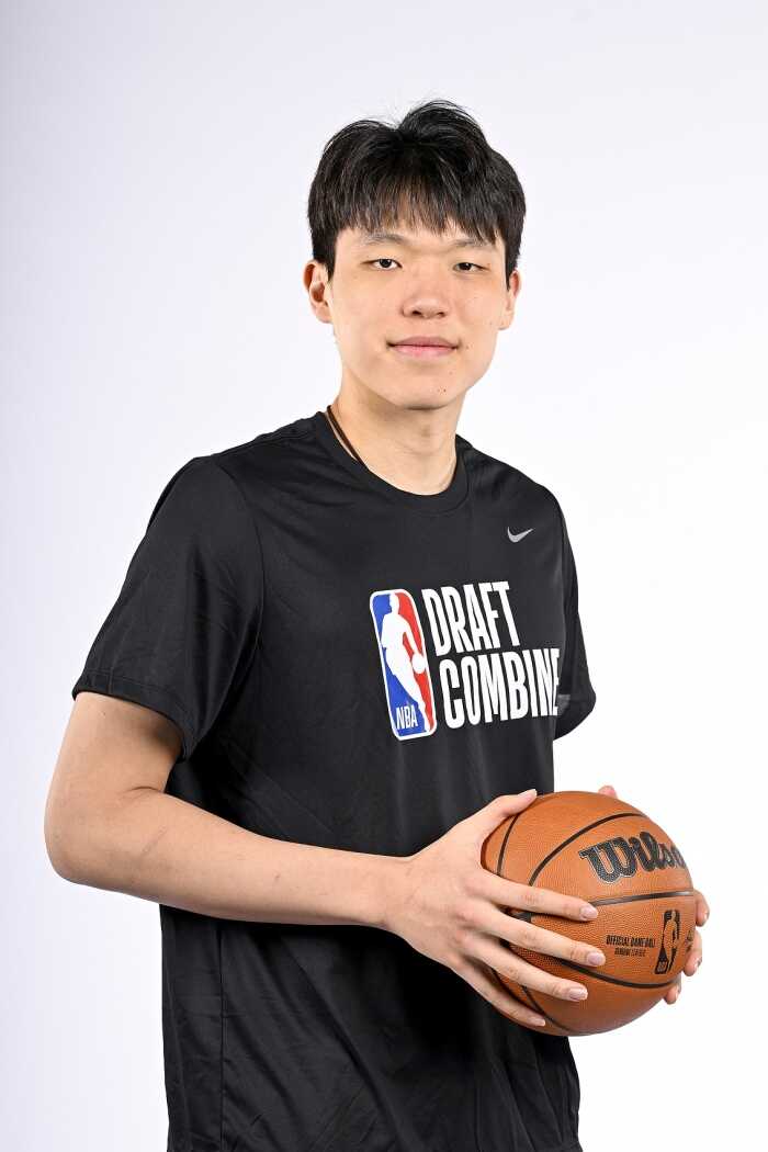 鲍仁君称杨瀚森为中国篮球新星冲击NBA的最佳人选 别让赞美成伤害