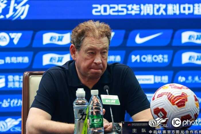 赛后发布会 斯卢茨基对队员们的表现感到十分满意