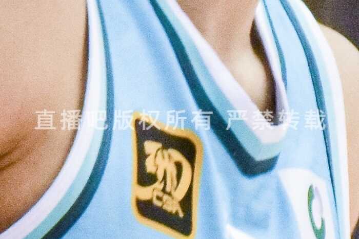 段昂君在季前赛左手舟骨骨折 赛季期间选择保守治疗 今日顺利完成手术