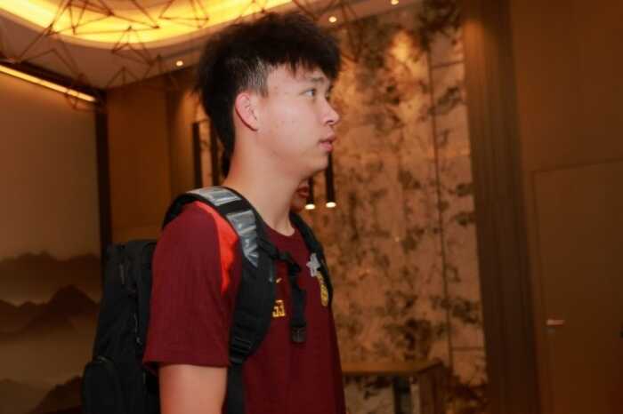 刘越对王钰栋首发的看法：满怀期待但又心存忧虑，愿以平和的心态给予更多支持