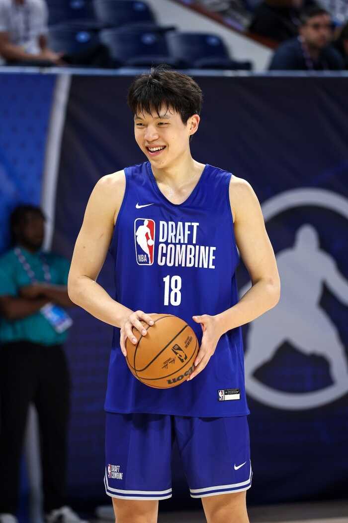 雅虎预测杨瀚森将被奇才以第40顺位选中 专家评析优缺点显着